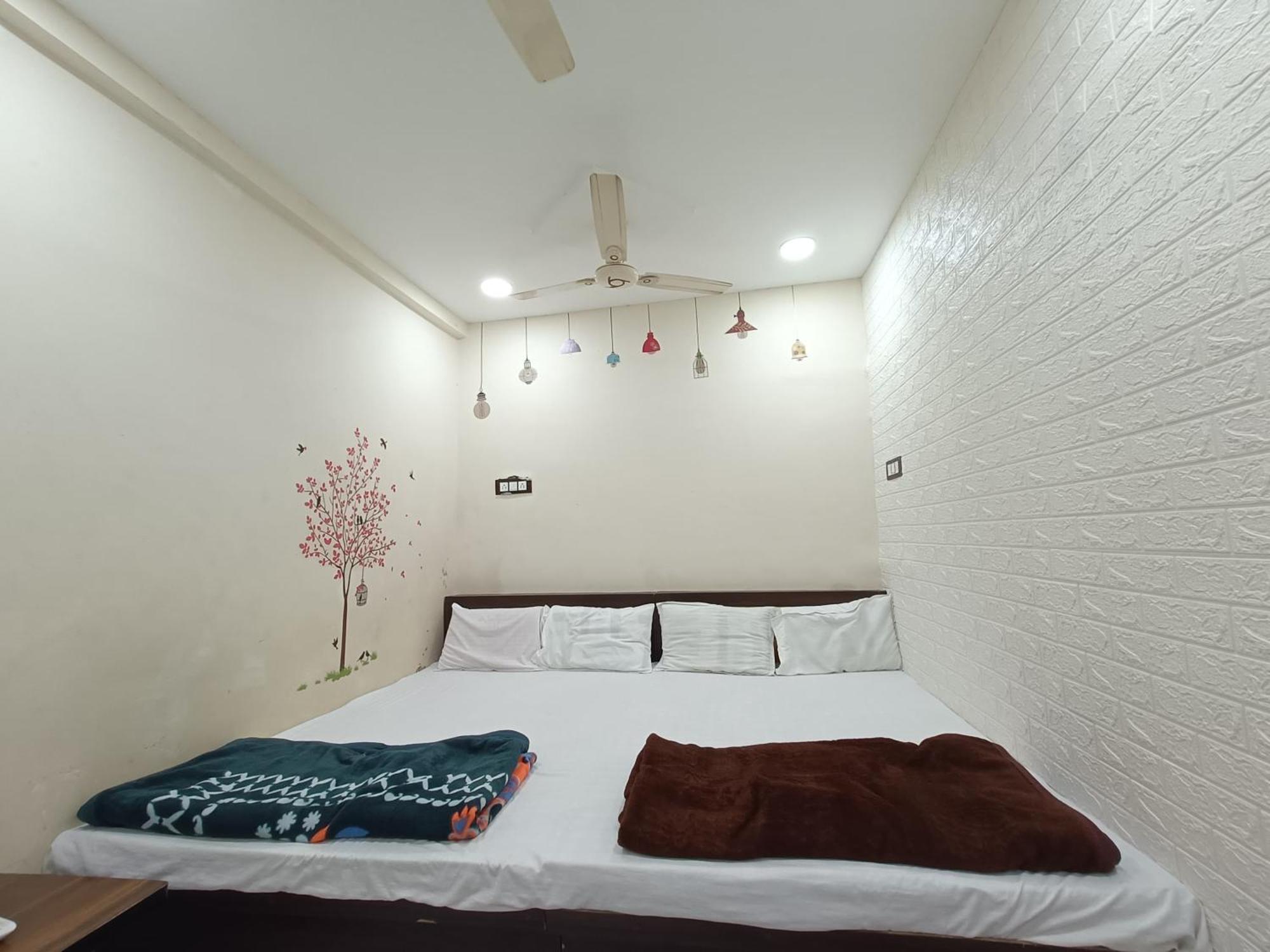 Hotel S Tower Удджайн Экстерьер фото